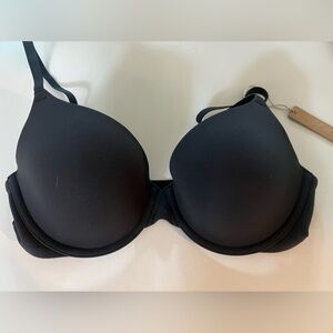 NWT SKIMS fits everybody t-shirt bra